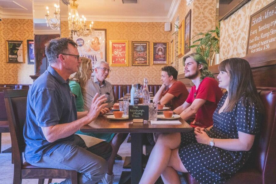 Edinburgh: Guided Whisky Tasting & Walking Tour - Key things you’ll notice on this whisky walking tour