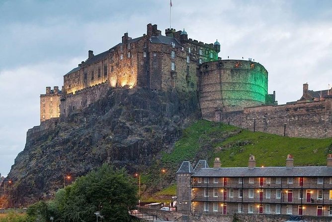 Edinburgh Half Day Tour (Private Chauffeur) - Holyroodhouse photo stop and St Andrew Square’s memorable landmarks