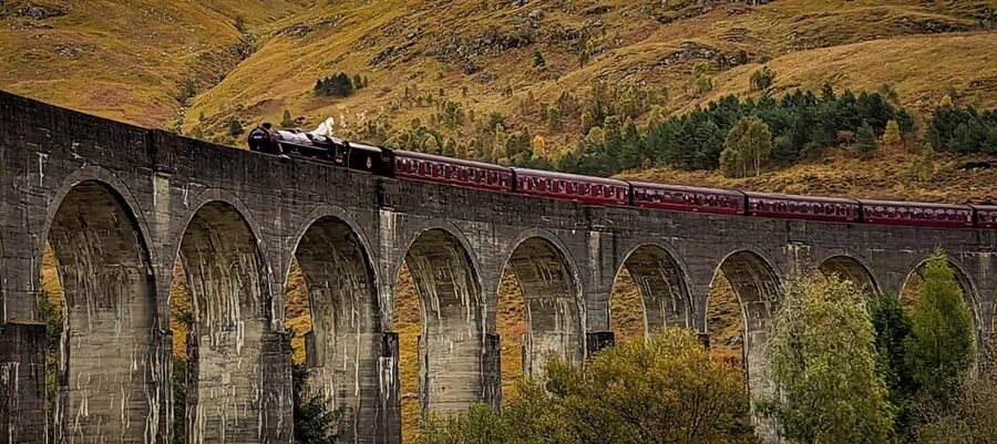 Edinburgh: Harry Potter, Glenfinnan Viaduct & Highland Tour - Fort William and Ben Nevis: quick food, big mountain energy