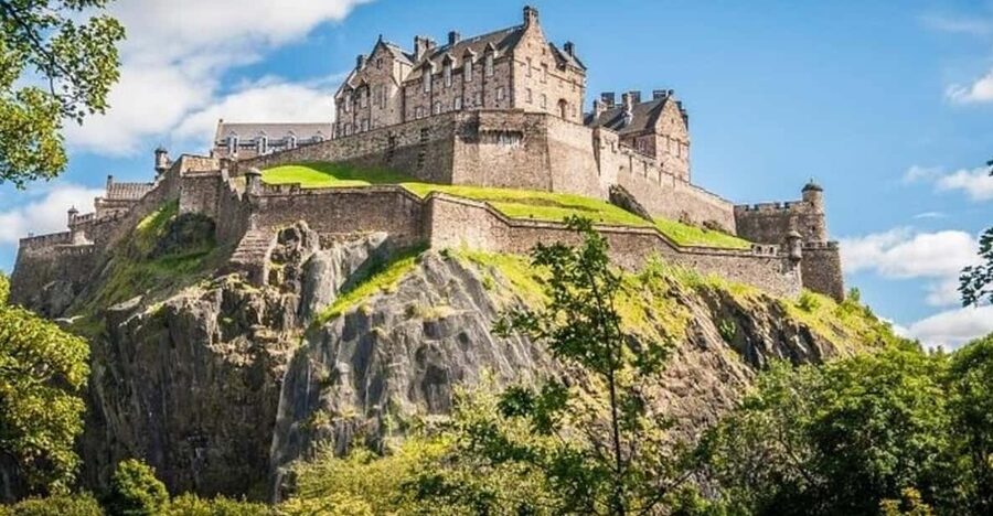Edinburgh: Harry Potter Guided Private Walking Tour - Edinburgh City Chambers: Big, Dramatic Landmark Energy