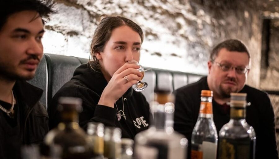 Edinburgh: Harry Potter Origins Tour & Gin Tasting Combo - Meeting at Tron Kirk Market: where you start and how to get oriented fast