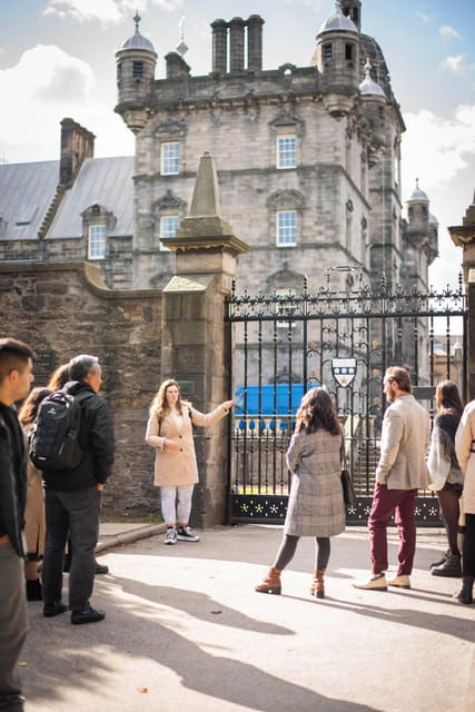 Edinburgh: Harry Potter Tour & Amazing Illusions Experience - Victoria Street and Diagon Alley Views