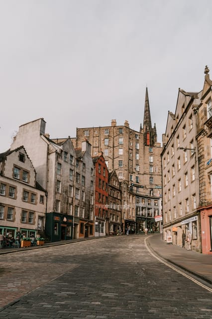 Edinburgh: Harry Potter Tour & Amazing Illusions Experience - Waverley Station to the Old College: the “real place” factor