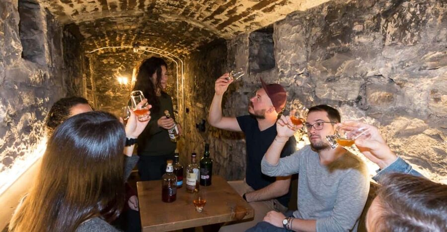 Edinburgh: Harry Potter Walking Tour and Beer Tasting - Meeting at Tron Kirk Market and how the 5-hour rhythm plays out