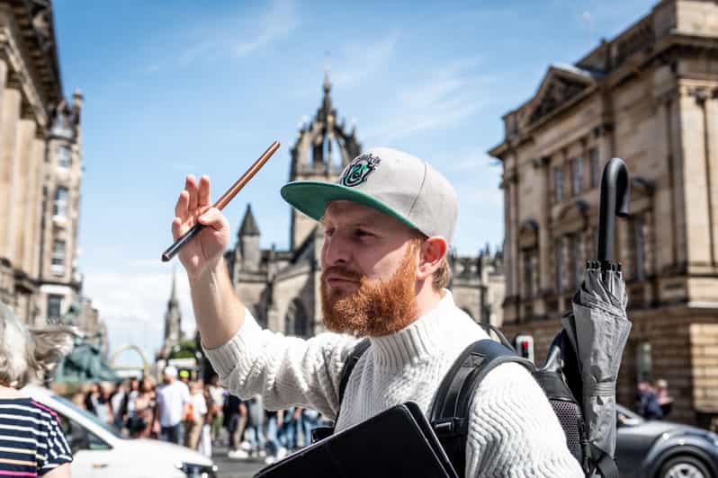 Edinburgh: Harry Potter Walking Tour and Castle Entry Ticket - Finding your group at Tron Kirk Market on the Royal Mile