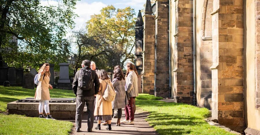 Edinburgh: Harry Potter Wizarding Walking Tour (Private) - Cutting through Edinburgh New Town: Hogwarts vibes without the castle