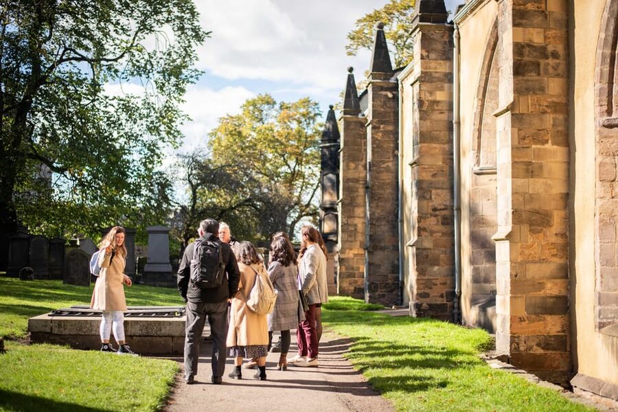 Edinburgh: Harry Potter Wizarding Walking Tour (Private) - From Tron Kirk Market to Waverley Station: the warm-up you actually need
