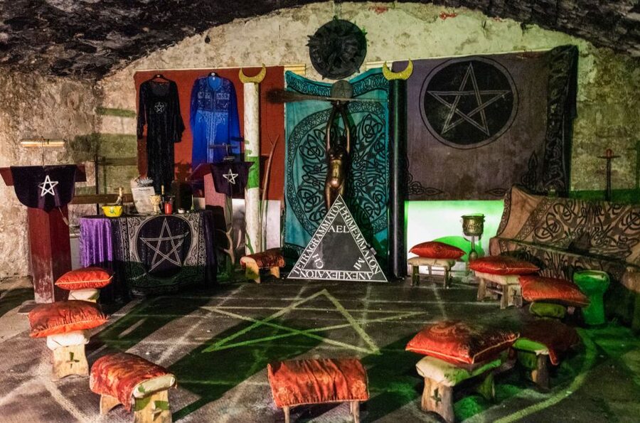 Edinburgh: Haunted Underground Vaults and Graveyard Tour - Key Things That Make This Tour Worth Your Time