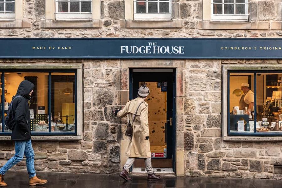 Edinburgh: Historical Gems Tour & A Taste of Scottish Fudge - Canongate District and the Quiet Closes You Often Miss