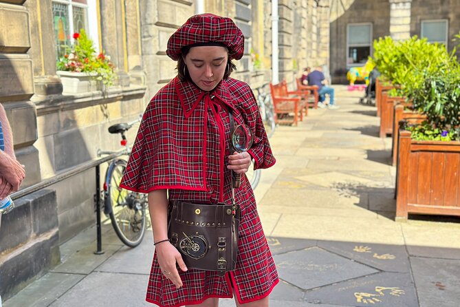 Edinburgh Historical Gems Tour with Whisky & Local Flavours - Whisky, haggis, and Scottish tablet: how the tasting fits the route