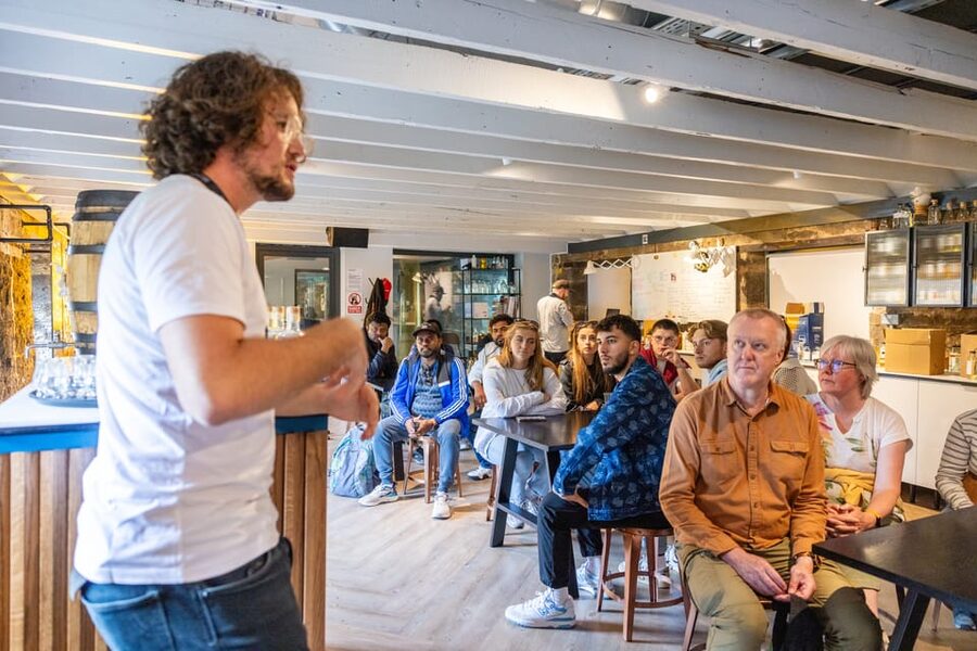 Edinburgh: Holyrood Distillery Whisky & Gin Tour - Who should book this Holyrood gin and whisky tour