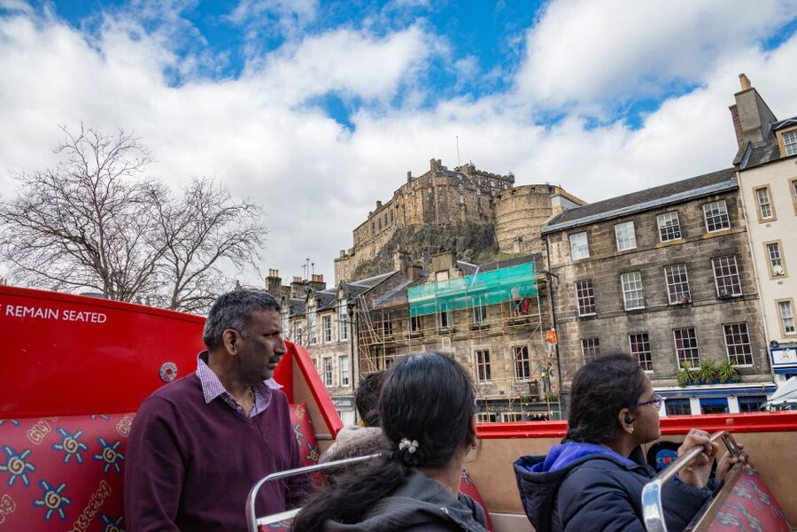 Edinburgh: Hop-On Hop-Off Bus Pass with 3 City Tours - Getting Off and Back On Without Wasting Time