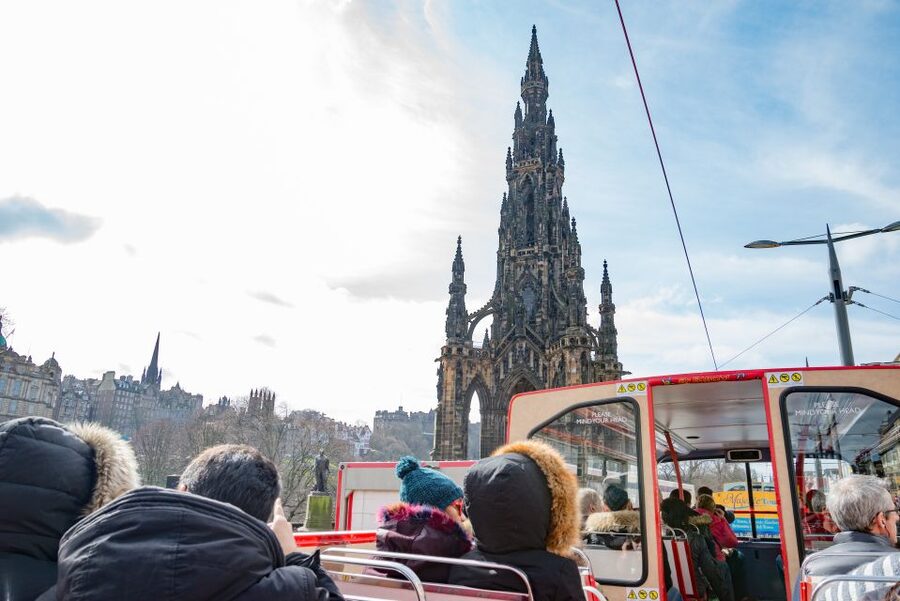 Edinburgh: Hop-On Hop-Off Bus Pass with 3 City Tours - Best Stops to Prioritize: Castle, Grassmarket, museums, and Holyrood