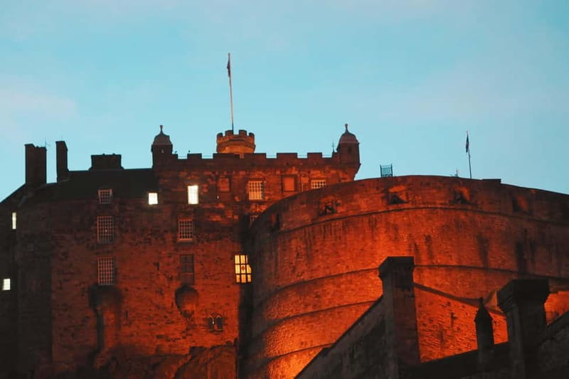 Edinburgh: Hop-On, Hop-Off Bus Tour City & Britannia Combo - Audio commentary in 9 languages, plus open-top vs covered comfort