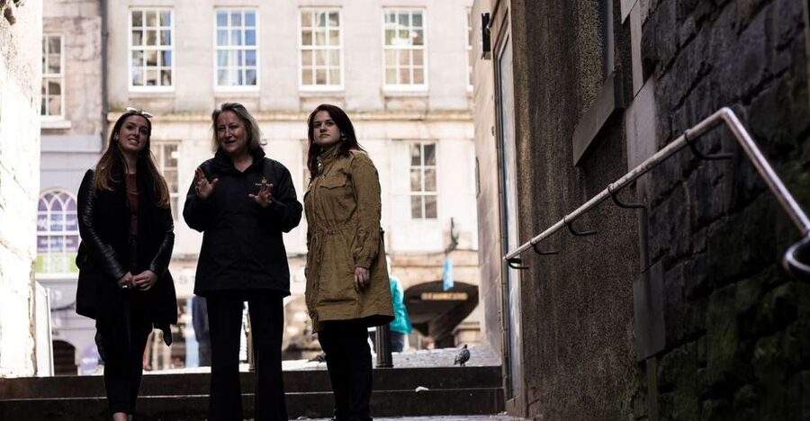 Edinburgh: Immersive Old Town Historical Walking Tour - Headsets, Humor, and the Guide Style That Makes the Walk Work