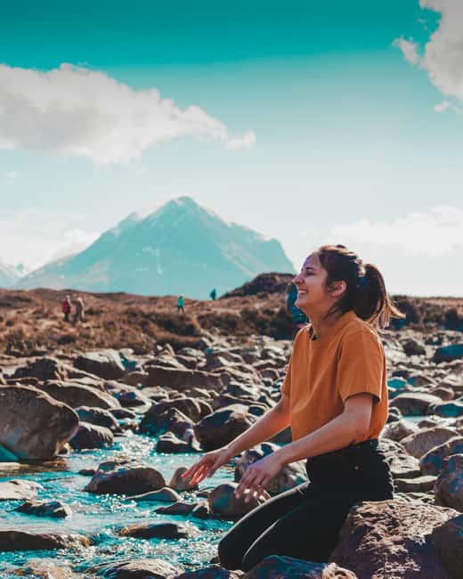 Edinburgh: Isle of Skye, Loch Ness, & Highlands 5-Day Tour - Clava Cairns standing stones, whisky tasting, and the return to Edinburgh