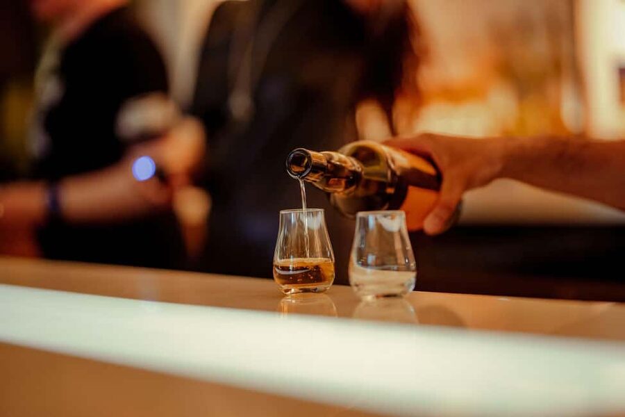 Edinburgh: Johnnie Walker Whisky Explorers Guided Tasting - Setting up at Johnnie Walker Princes Street (and why the location matters)