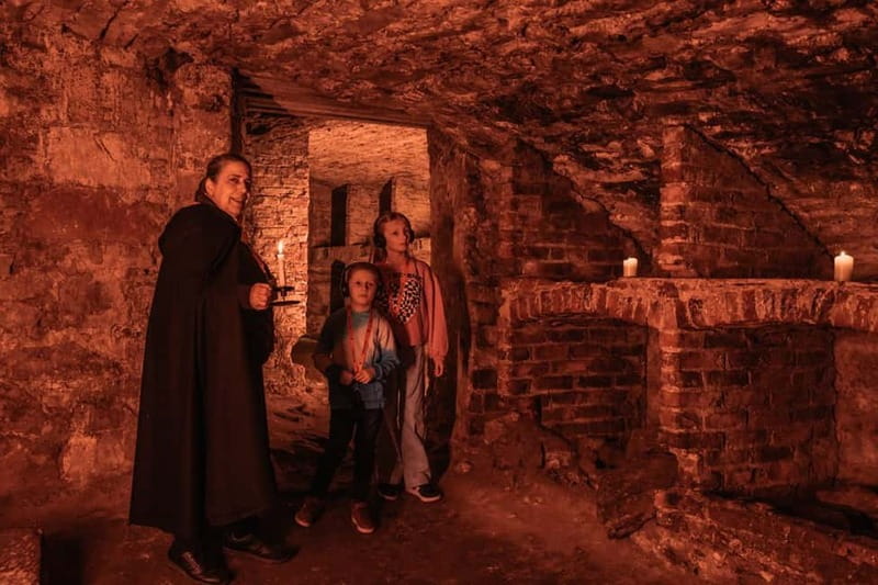 Edinburgh: Kids Immersive Underground Small-Group Tour - A 75-minute route that works for kids, not just adults