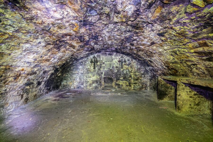Edinburgh: Late-Night Underground Vaults Terror Tour - The Watcher Section and the Stone Circle Vault Symbols