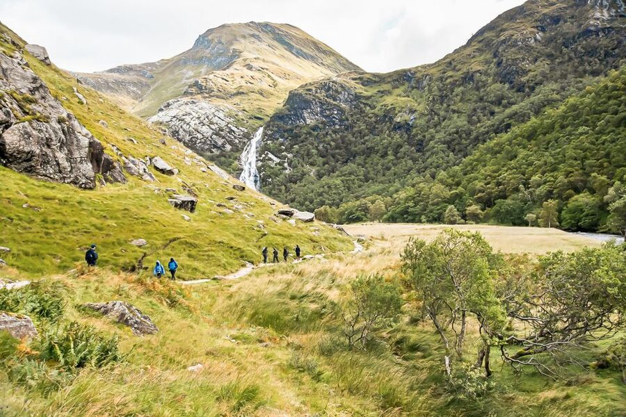 Edinburgh: Loch Ness, Glencoe & the Scottish Highlands Tour - Fort William area lunch, plus a little kilt know-how