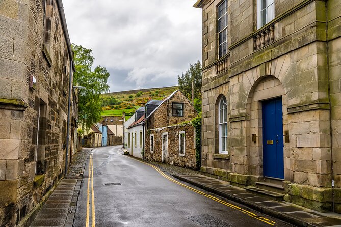 Edinburgh: Mary Queen of Scots Privately Guided Luxury Day Tour - Falkland Village and Outlander vibes, without stealing the focus