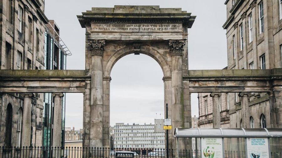 Edinburgh New Town: City Walking Tour & Exploration Game - Timing it right: why daylight helps your puzzle brain