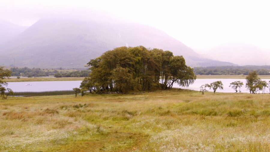 Edinburgh: Oban, Kilchurn Castle & Inveraray Tour in Spanish - What to bring and how to get the best day out of the coach