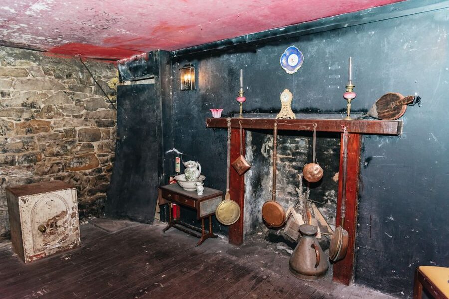Edinburgh: Old Town and Underground Historical Tour - Should You Book the Edinburgh Old Town and Underground Historical Tour?