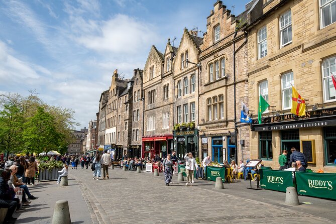 Edinburgh Old Town: Historical Guided Walking Tour - Who should book this Edinburgh Old Town walking tour?
