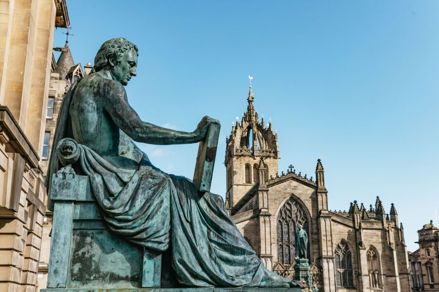 Edinburgh: Old Town History and Tales Walking Tour - St Giles Cathedral: turning a landmark into a neighborhood lesson