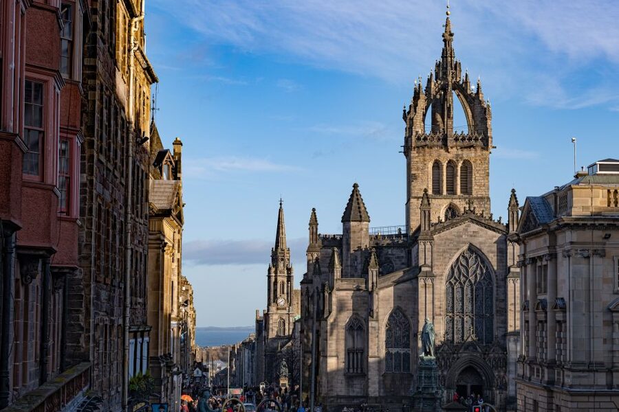 Edinburgh: Old Town History Walking Tour - Why Edinburgh Old Town History Sounds Better on Foot