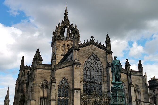 Edinburgh Old Town Private Self-Guided Tour - City Chambers and Mercat Cross: Public Power in Plain Sight