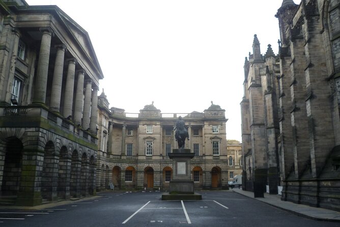Edinburgh Old Town Private Self-Guided Tour - The Parliament Thread and John Knox: Why Old Politics Still Echo