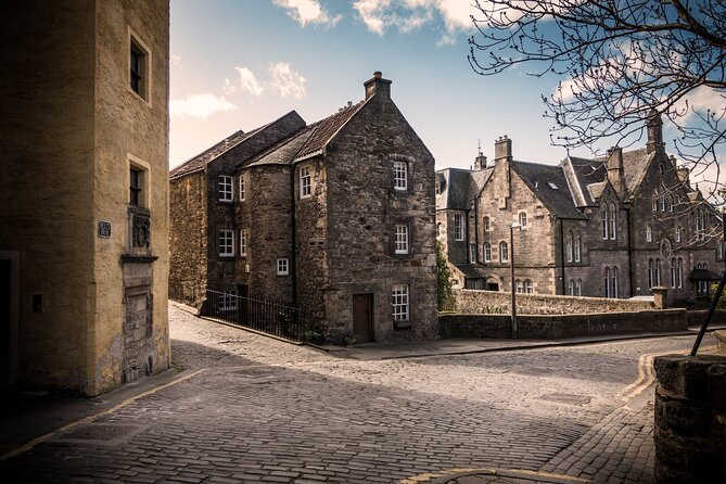 Edinburgh: Old Town's Highlights Walking Tour - The Guide: Where the Tour Becomes More Than Sightseeing