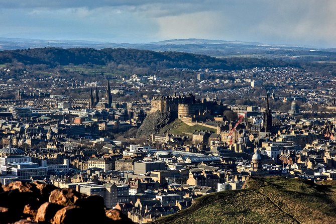 Edinburgh - Old Town Stories - Walking up the Royal Mile: where lost buildings and statues become clues