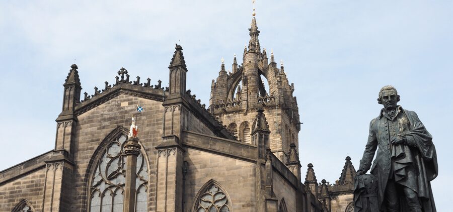 Edinburgh: Old Town Walking Tour with an APP - What’s included for $9, and why it can be good value
