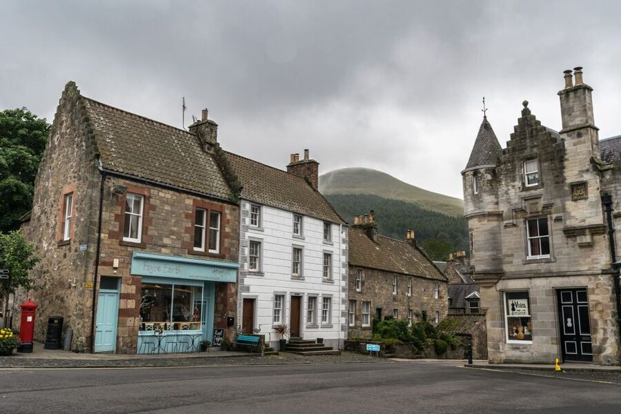 Edinburgh: "Outlander" Filming Locations Guided Tour - Guides Matter, and the Best Ones Turn Facts Into Story
