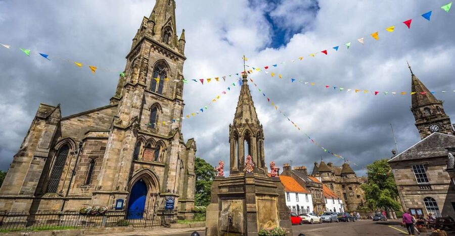 Edinburgh: "Outlander" Filming Locations Guided Tour - Starting Point at Haggis Adventures, Then Settling In