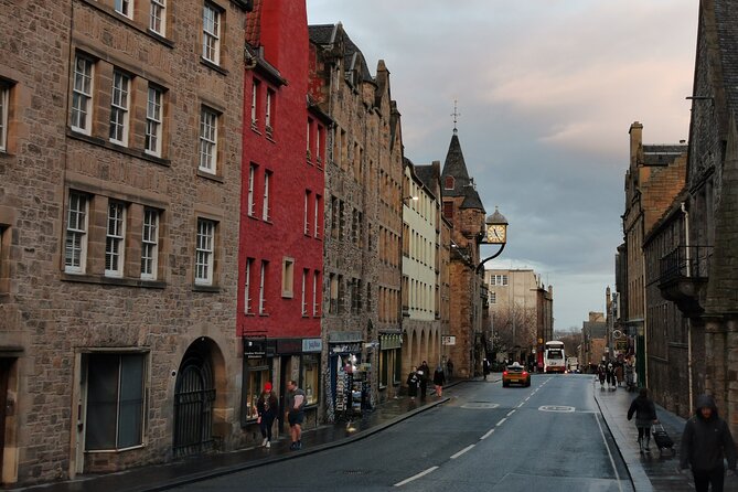 Edinburgh Outlander Self-Guided Private Tour - Stop at the Signet Library colonnades, plus a peek at what it might look like inside