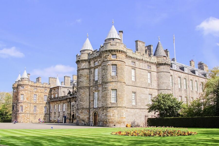 Edinburgh: Palace of Holyroodhouse Entry Ticket - Throne Room and Morning Drawing Room: where ceremonies turn into stories