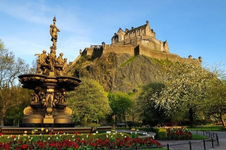 Edinburgh: Private Guided Customized Walking Tour - Arthur’s Seat: the in-between stop that can refresh your momentum