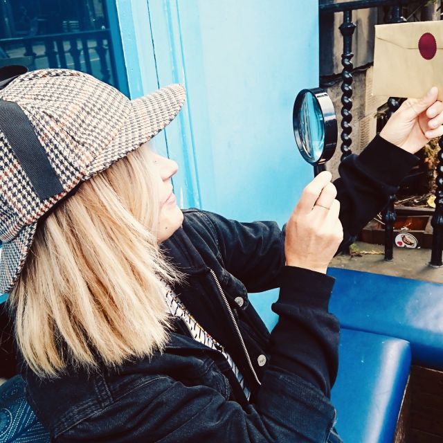 Edinburgh: Private Sherlock Holmes Adventure Tour Challenge - Starting point at the Conan Doyle pub, and your first clue kit