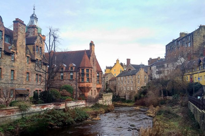 Edinburgh Private Tour with a Local - Highlights & Hidden Gems - Starting at St Andrew Square: the convenience win you feel immediately