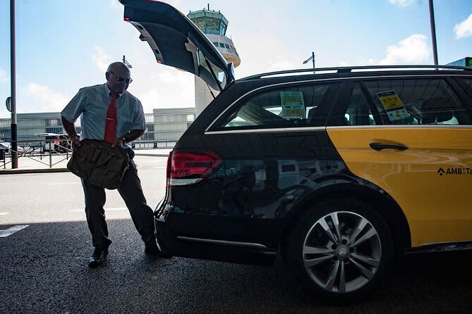 Edinburgh Private Transfer from Edinburgh Airport to City centre - Flight Delays, Early Arrivals, and the Real Meaning of “Tracked”