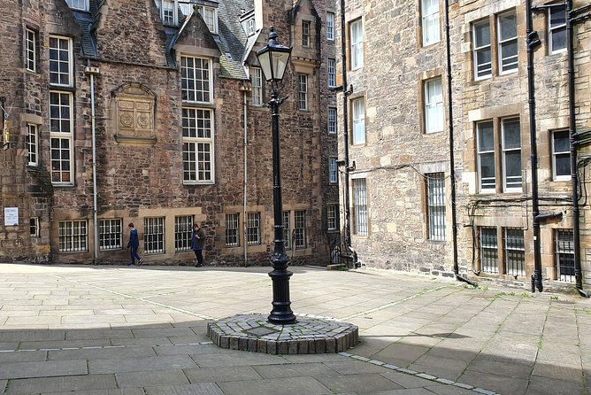 Edinburgh Private Walking Tour - Deacon Brodie’s Tavern: A Double-Life Story in Plain Sight