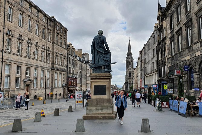 Edinburgh Private Walking Tour - Victoria Street: Local Habits, Not Just Movie Set Energy