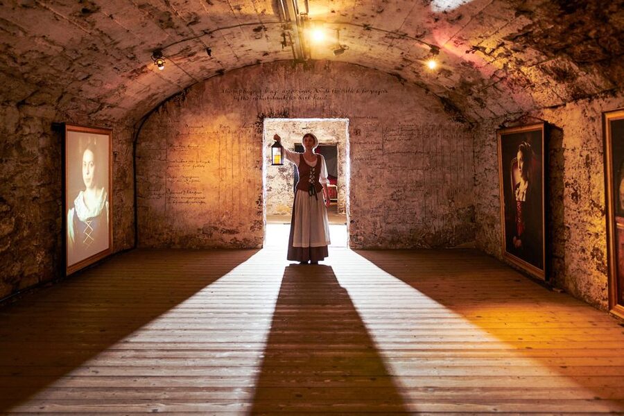 Edinburgh: Real Mary King's Close Guided Tour - Guides in character, from Lewis to Fiona, and why it works
