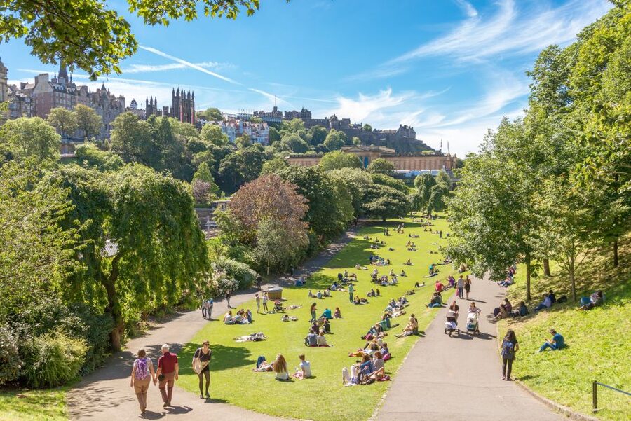 Edinburgh: Royal Attractions with Hop-On Hop-Off Bus Tours - Palace of Holyroodhouse: the working palace factor (and the closure reality)