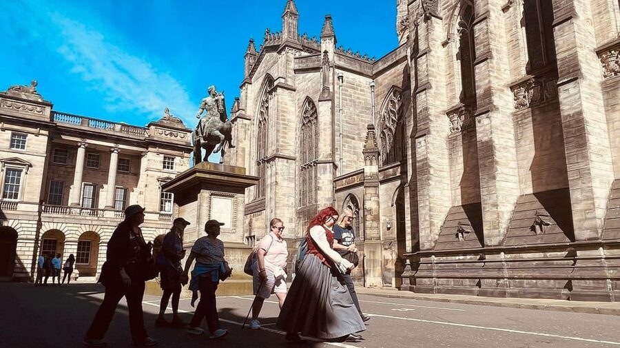 Edinburgh: Royal Mile Old Town Walking Tour - Price, Time, and Value for Around $24