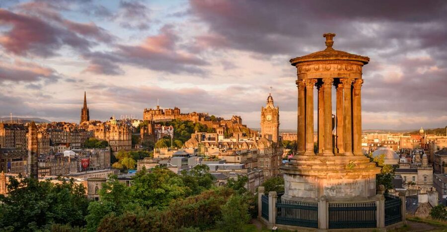 Edinburgh's Hidden Treasures Black Taxi Tour - Why a black taxi tour fits Edinburgh’s hills and short time windows